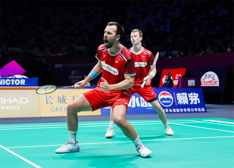 试图通过一 试图通过一